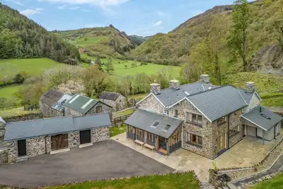 Image de 4 Bed in Derwenlas (oc-c29244)