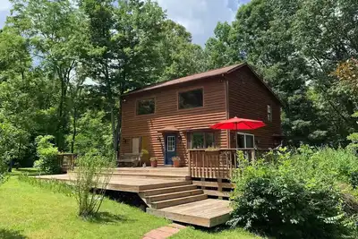 Image de Firefly Cabin, A Forested Retreat on 300 private acres. 20 mins to Athens/O. U.