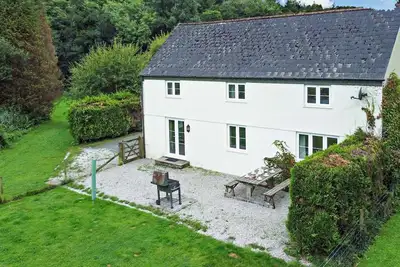 Image de 3 Bed in Two Waters Foot (oc-l29857)