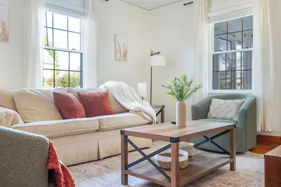 Image de Sage & Stone cottage-2br near Downtown Lynchburg & Lu