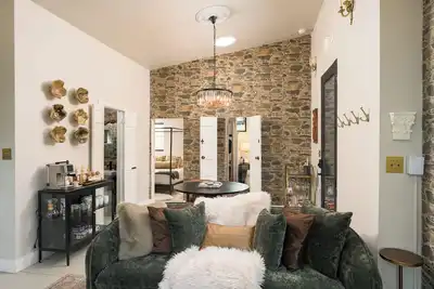 Image de New Secluded Mtn Chalet w/ Hot Tub, Sauna, Stargazing