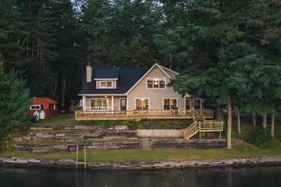 Image de Waterfront Cabin with expansive deck near Saratoga & Lake George