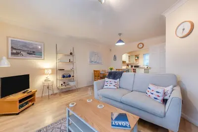 3 Bed in Broad Haven (oc-t30529)