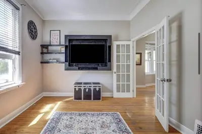 Image de Stunning historic 2bd near Lhsc/Fanshawe