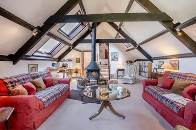 Image de 5 Bed in Cathedine (oc-o30899)