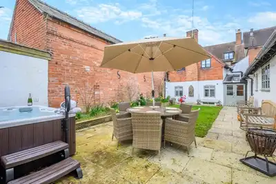 4 Bed in Alcester (oc-s30997)