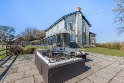 Image de 5 Bed in Hundred House (oc-l31090)