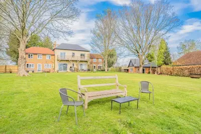 Image de 5 Bed in Battle (oc-c31779)