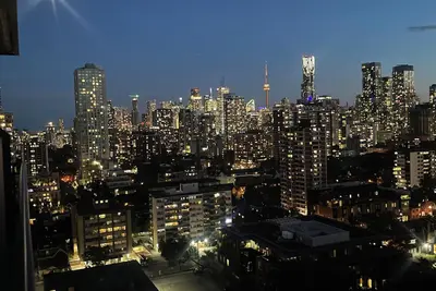 Image de Stylish suite in Upper Jarvis mansion. Cn Tower, Rosedale, Yorkville, Cabbagetown