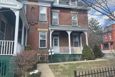 Image de Entire unit - Unique, Adorable 3-bedroom house with Ac in welcoming Cincinnati