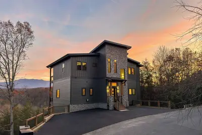 Image de Brand New/Mtn Views/Heated Indoor Pool/Arcade/Ev Charger/Media Room/Hot Tub