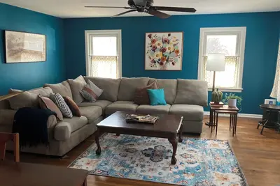 Image de Cozy 2br w/ King Bed + Yard Near Fort Leavenworth