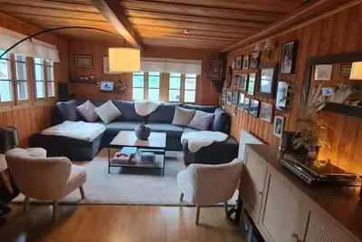 Image de Charmant appartement pouvant accueillir jusqu'à 10 personnes (un canapé-lit au salon) situé dans la