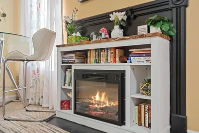 Image de Fireplace • Bbq Grill • Patio • Treadmill