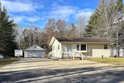 Image de Cozy 2-bedroom cottage in beautiful Shawano/30 minutes from Lambeau Field