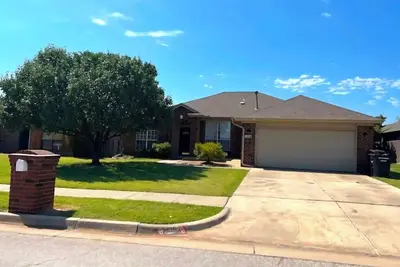 Image de Your Moore Getaway: Cozy Home + Private Pool