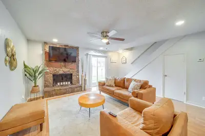 Image de 5 Mi to Route 66 Fun! Tulsa Towhome w/ Game Room