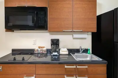 Image de 4 Comfortable Units w/ Kitchenette & Free Parking Near Monaca Riverfront Park