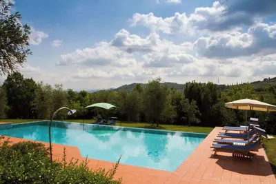 Image de Confortable appartement pour 4 personnes avec climatisation, Wifi, piscine et Tv, près de Florence