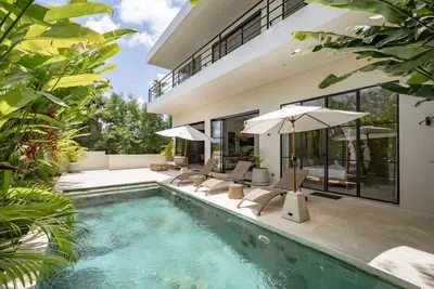 Image de Villa Aviela - 3br Villa w/ Sauna, 5 Mins to Bingin Beach