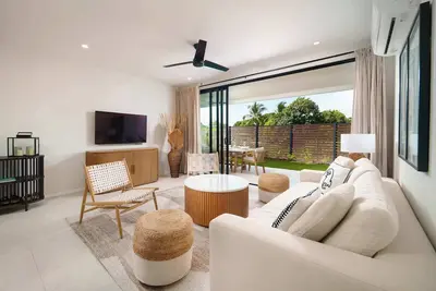 Image de New Lux 2br, Walk to Beach! Sky Pool Deck