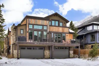 Image de New Construction just off Frisco's Main St! ! Private Roof Top Hot Tub! ! Mof1