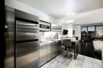 Image de Svs: Mountain View Studio | Resort Pool & Gym | Palms Place