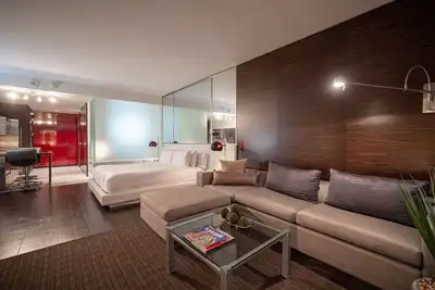 Image de Svs: Modern Mountain View Studio on High Floor