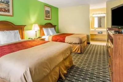 Image de 2 Budget-Friendly Pet-Friendly Rooms w/ Free Parking & Outdoor Pool