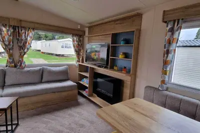 Image de This silver graded st. Andrews van comes with starlink and 3 bedrooms, sleeps up to 8!