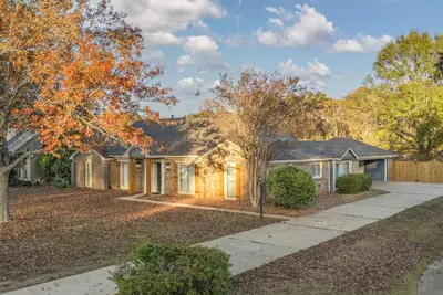 Image de Cozy Montgomery Escape: Modern 4-bedroom Eastside Gem