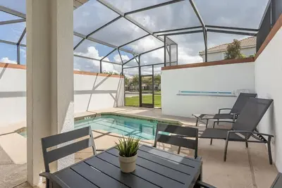 5br/4ba Villa Sleeps 12 Private Pool & Spa