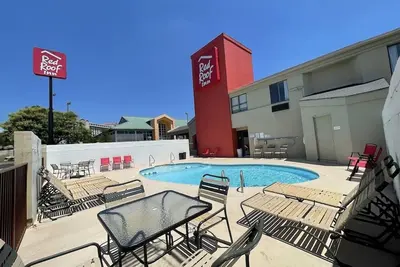 Image de Deluxe 2 Full Beds  — Walk to Titanic Museum, Aquarium & Branson 76 Strip