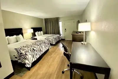 Image de Great for Families! 2 Rooms w/ 2 Full Beds + Outdoor Pool + Walkable Ua Access