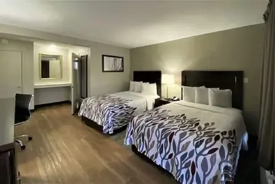 Image de Double-Bed Tucson Lodging Near Nightlife + Pool & WiFi Included - 2 Rooms