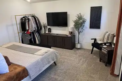 Image de Cozy 3-bedroom house with exquisite attention to detail!