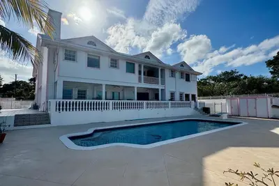 Image de Ocean front spacious 6-bedroom house Nassau