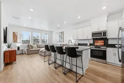 Image de Near Eagle Island | Pool | 2 King Beds | Parking | Smart Tv