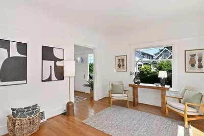 Image de Freshly Updated Queen Anne Gem – Private Yard & Walkable