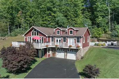 Image de Spacious 5-bedroom house in delightful Windham with Stunning View of Ski Area