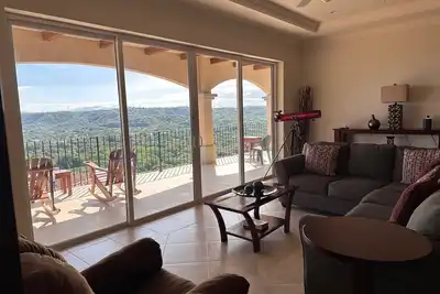 Image de Elegant 3br Condo w/ Huge Balcony & Ocean Views