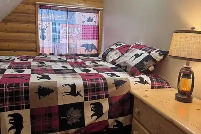 Image de \"Cozy Backcountry Cabin Retreat with Rustic Charm\" on the Secesh River