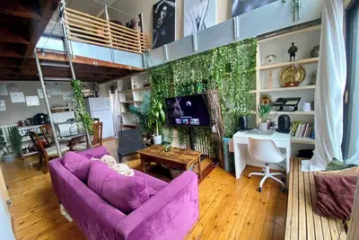 Image de 3 Floor Loft (5 Minutes away from Downtown)