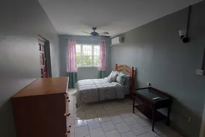 Image de Sparrow Hawk; Cozy 2-bedroom apartment in peaceful Basseterre with Ac.