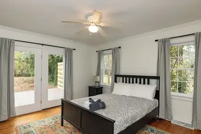 Image de Oak City Craftsman|Dog-Friendly w/ Gourmet Kitchen