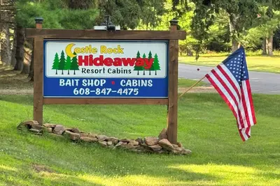 Image de Peaceful 2-bedroom cabin with Heat/Ac in charming Mauston.