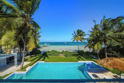 Image de Spacious 5-bedroom House With Beach and Pool