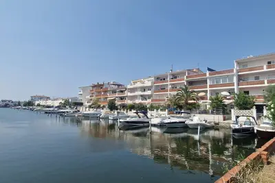 Image de Appartement paisible sur les canaux d'Empuriabrava et proche de la plage!