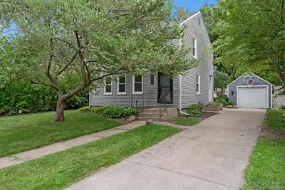 Image de Ames Stadium Stroll - Spacious 3 Bed/2 Bath Home