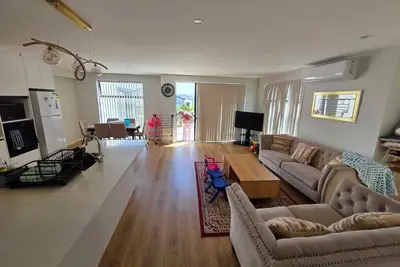 Image de 4 Bed Modern House